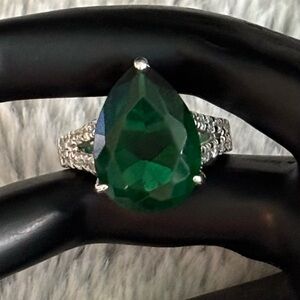 Emerald Green Bella Luce Pear CZ Sterling Silver Ring size 8